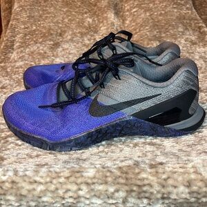 Nike Metcon 4 Training Shoes Women’s 6.5 Purple Gray CrossFit Gym EUC